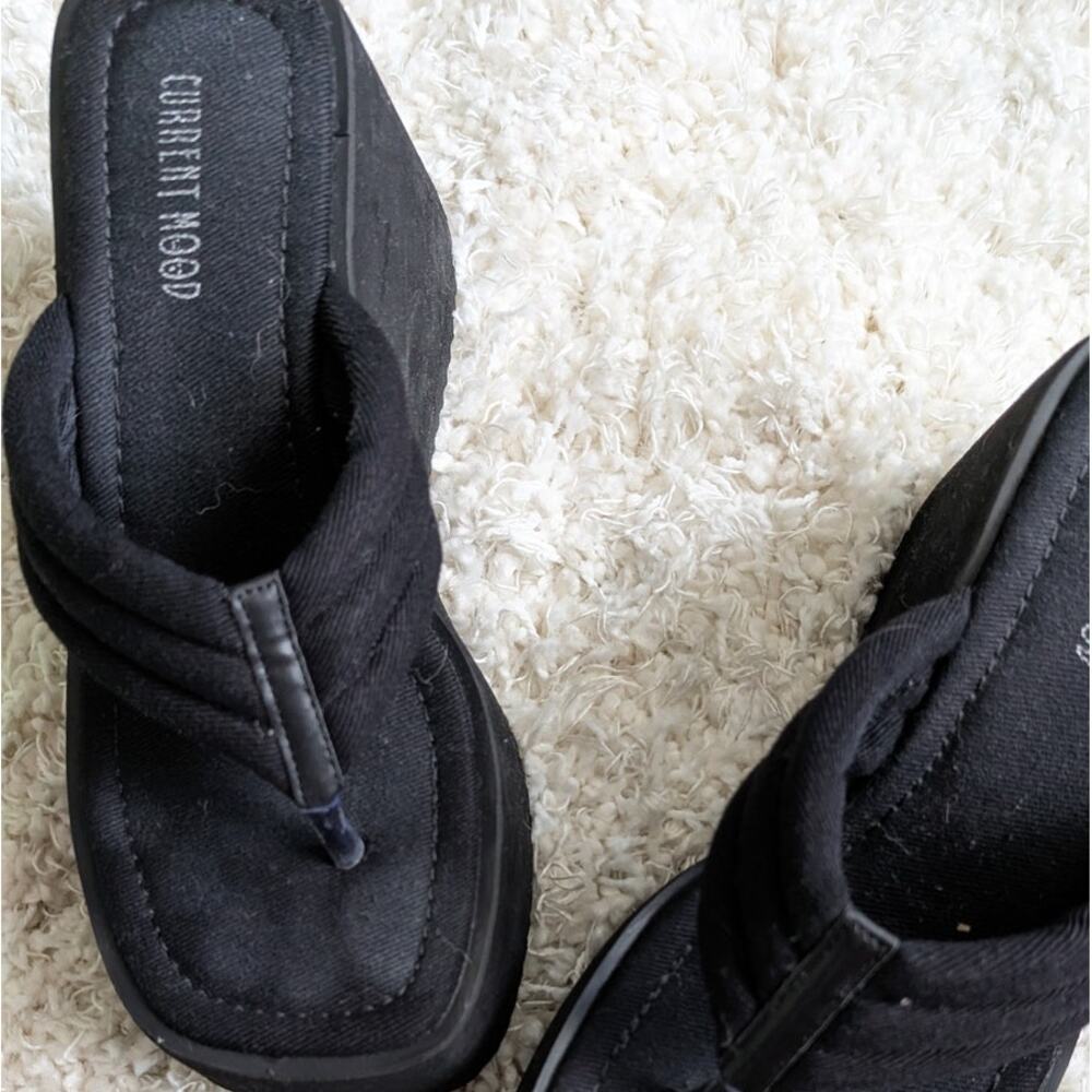 Current Mood Black Platform Wedge Flip-Flop Sandals - Picture 4 of 7